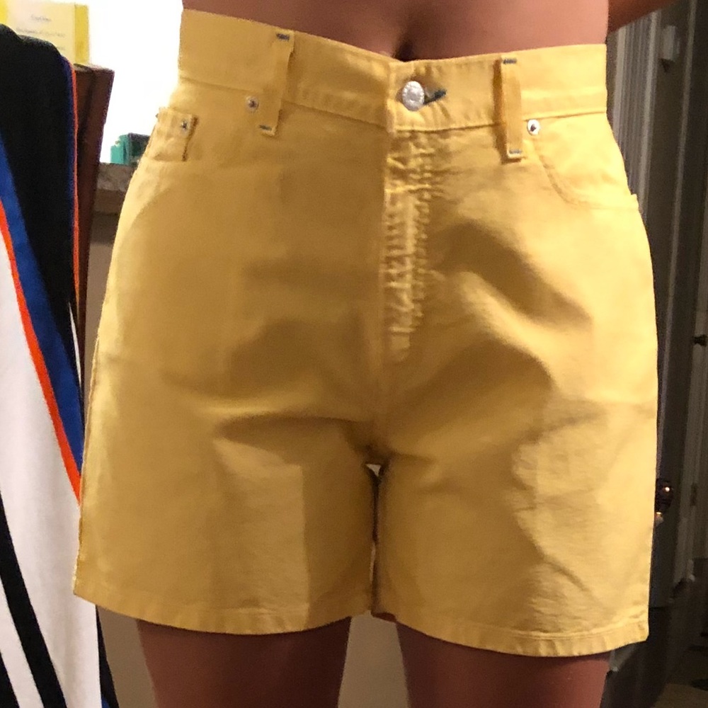 Vintage Levi’s Mom Shorts— RARE